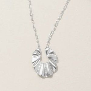 Stella & Dot Sculptural Garden Pendant Necklace